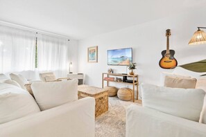 Télévision, table de tennis de table