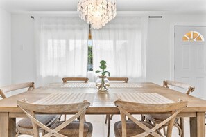 Dining - Sea Song Ocean Escape (Crescent City)