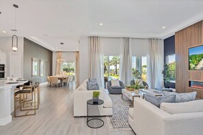 Smart-TV, Tischfußball, Tischtennisplatte