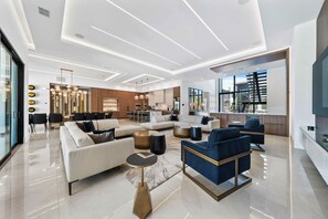 Lobby - The Luxe Escape-TT474 (Kissimmee)