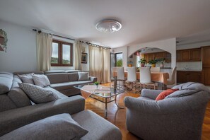 TV - Villa LeaLeana by Istrabook (Pula)