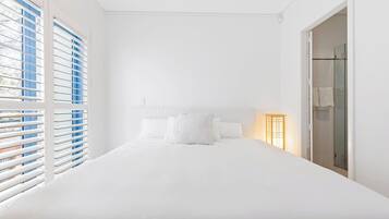 3 sovrum, skrivbord, strykjärn/strykbräda och wi-fi