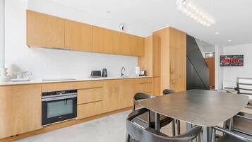 Geladeira, fogão, cooktop, lava-louças