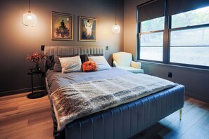 3 Schlafzimmer, Schreibtisch, Bügeleisen/Bügelbrett, Reisekinderbett