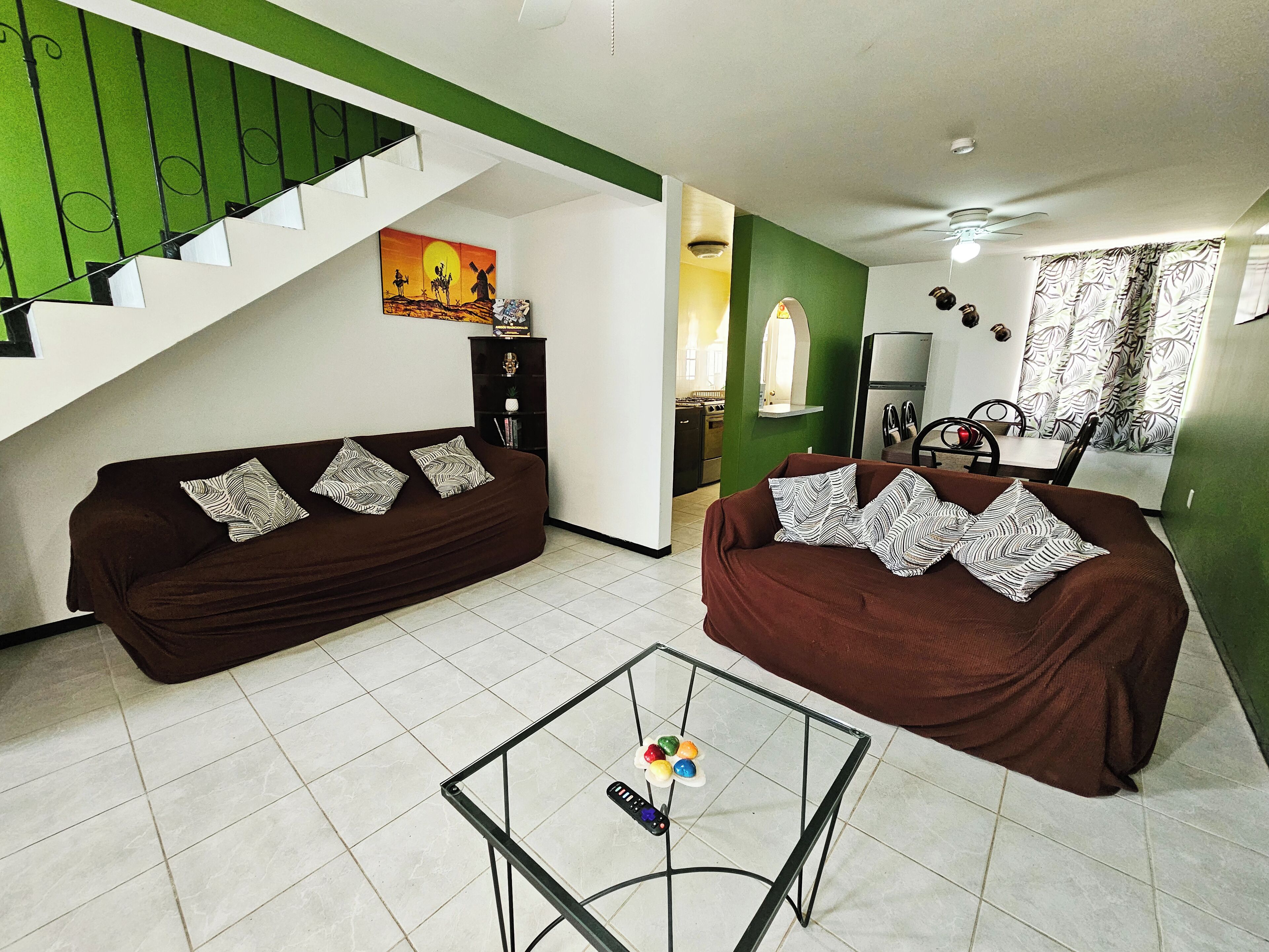 Casa básica, patio | Área de sala de estar