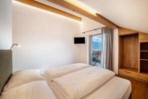 3 bedrooms, free WiFi, bed sheets