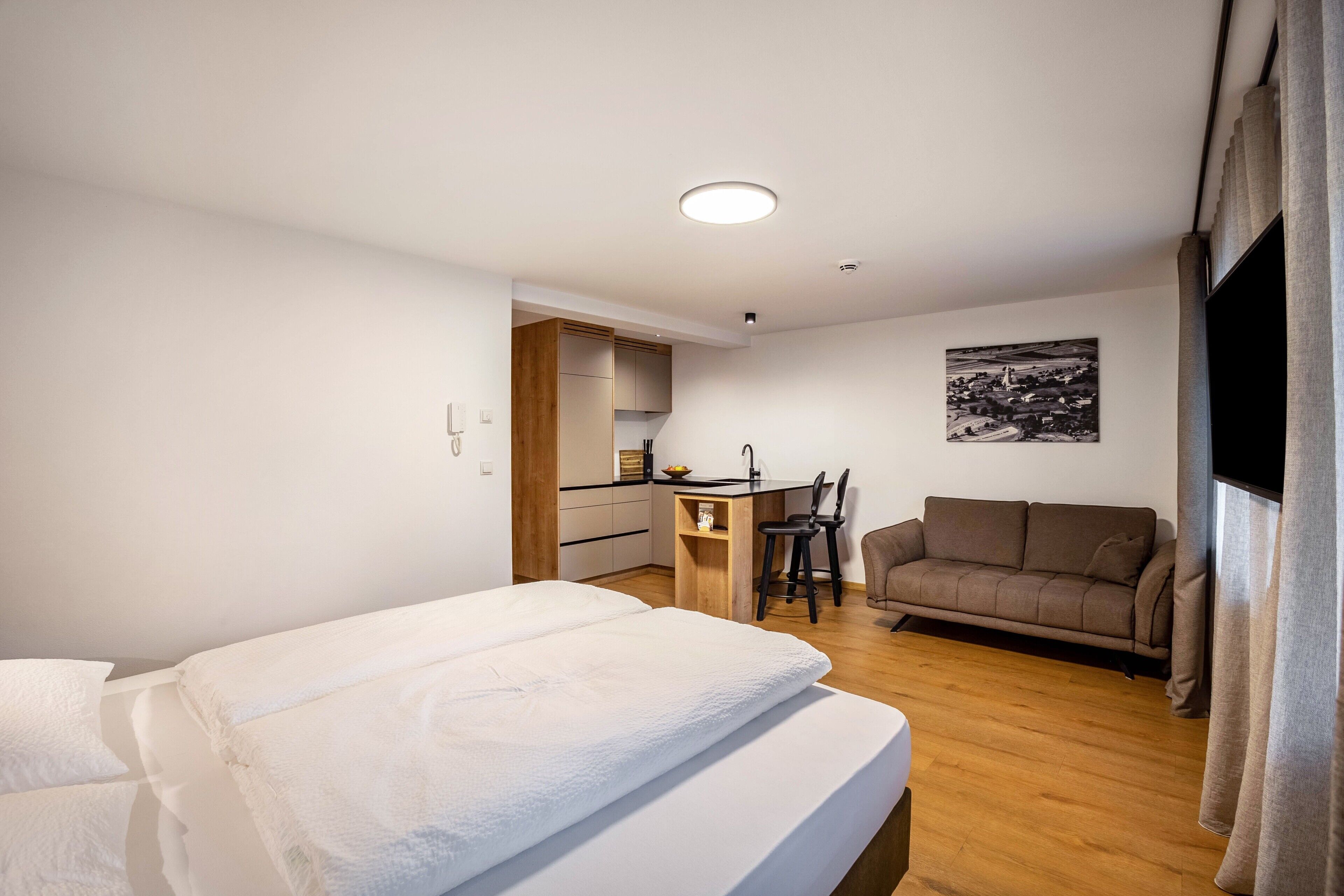 Free WiFi, bed sheets, wheelchair access