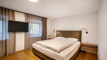 Free WiFi, bed sheets, wheelchair access