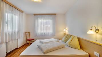 1 bedroom, free WiFi, bed sheets, wheelchair access