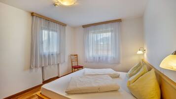 1 bedroom, free WiFi, bed sheets, wheelchair access