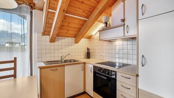 Réfrigérateur, four, plaque de cuisson, lave-vaisselle