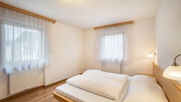 1 dormitori, wifi gratuïta i roba de llit