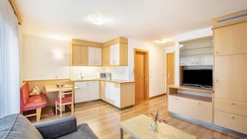 Fernseher, Tischtennisplatte