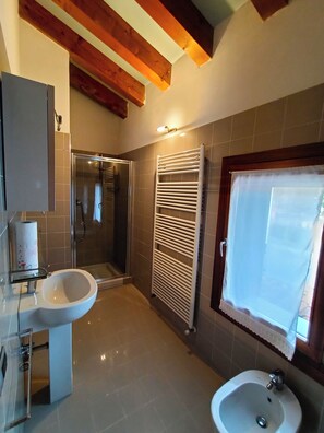 Classic-Doppelzimmer | Badezimmer