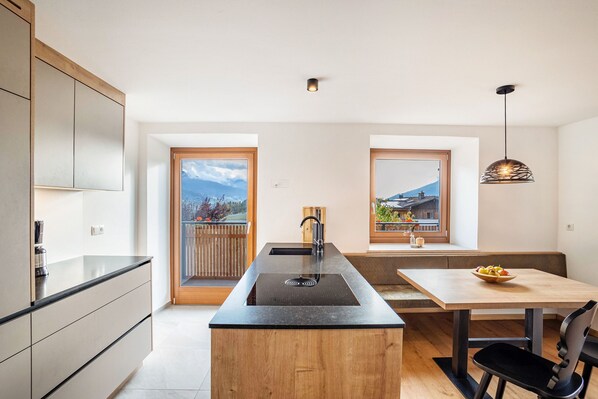 Fridge, stovetop, dishwasher, coffee/tea maker - Apartment 'Linderhof Panorama Terrasse' with Mountain View, Shared Pool and Wi-Fi (Natz)