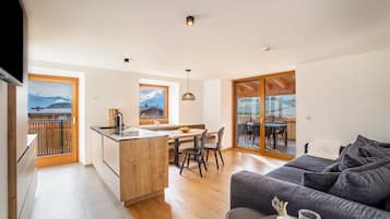 Télévision, table de tennis de table