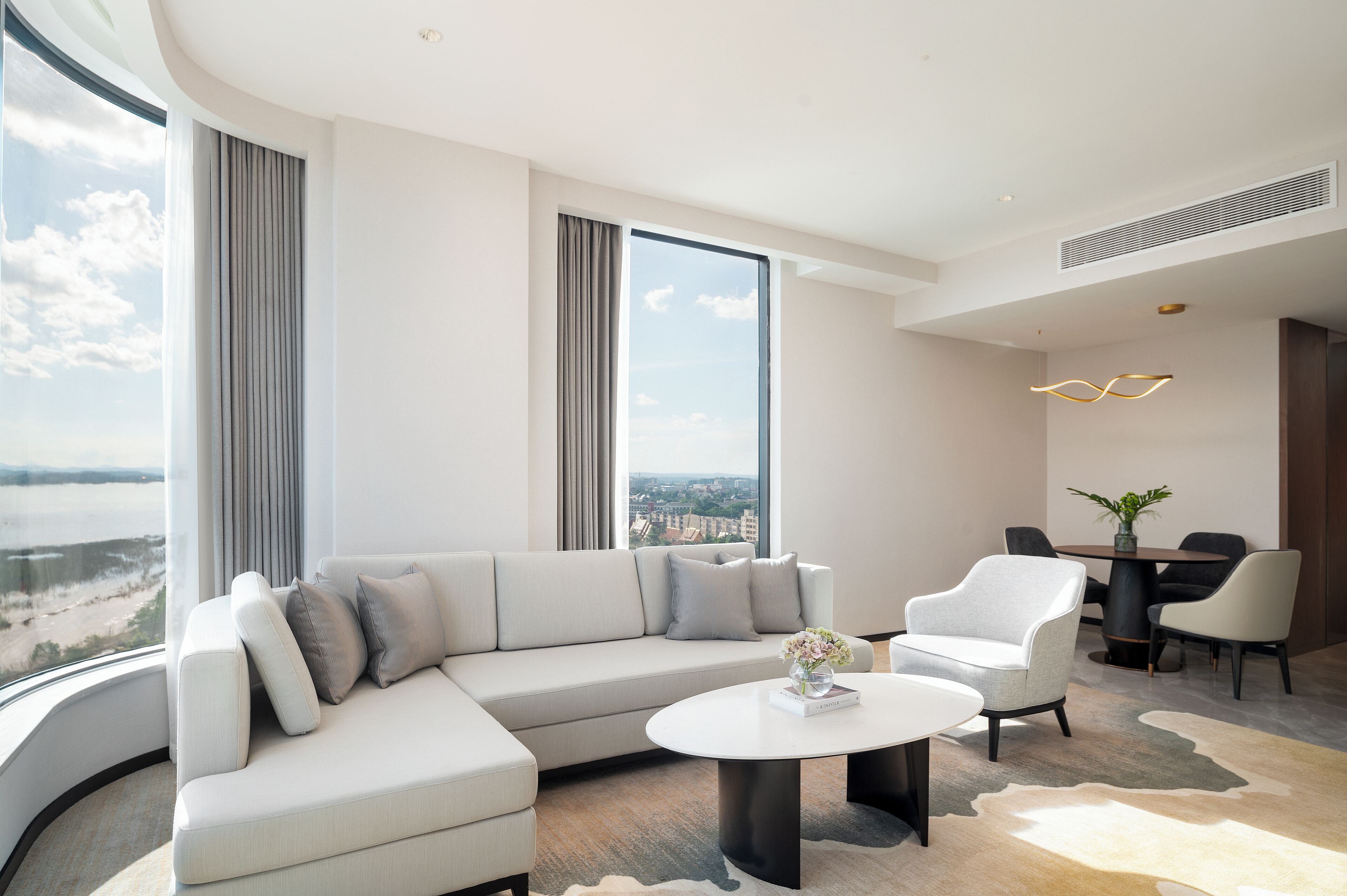 Executive Suite, River View | Living area | 55-inch Smart TV with digital channels