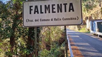 Skilt, der angiver placeringen som Falmenta, en del af Valle Cannobina kommune.