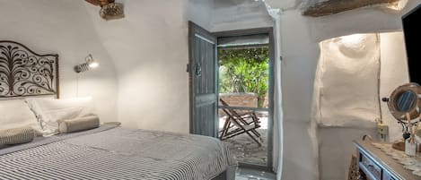 1 chambre, fer et planche à repasser, Wi-Fi gratuit, draps fournis