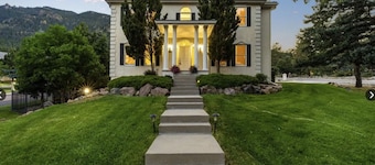 Charming 2-bedroom apartment nestled in nature behind the Broadmoor Hotel.