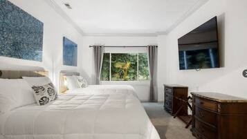 2 bedrooms, iron/ironing board, free WiFi, bed sheets