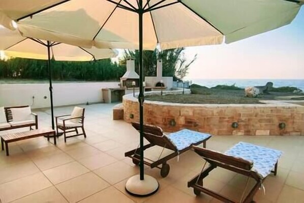 Terrace/patio - Sea Sand and Sun Beachfront (Pigianos Kampos)