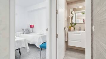 2 habitaciones, tabla de planchar con plancha y wifi gratis