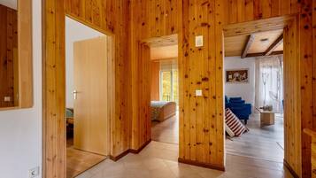 2 dormitorios, tabla de planchar con plancha, wifi gratis y ropa de cama