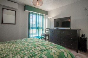 1 habitación, tabla de planchar con plancha, wifi gratis y ropa de cama 