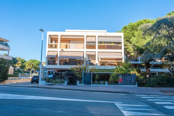 Exterior - La Favière Apartment – Comfortable Stay Just a Stone's Throw from the Beach (Bormes-les-Mimosas)