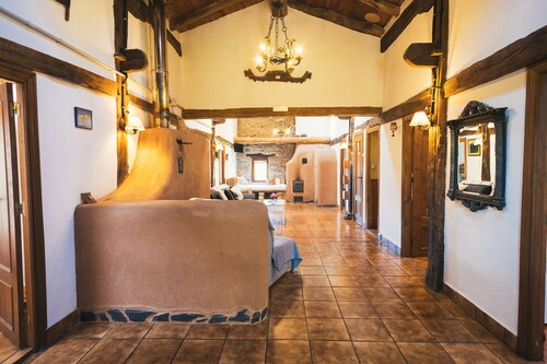 Country House 'Pagorriaga' with Mountain View, Shared Terrace and Wi-Fi