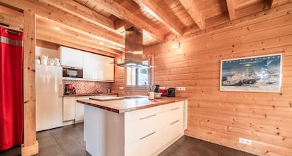 Chalet "Les Amborzales" avec vue sur les montagnes, jardin privé et Wi-Fi