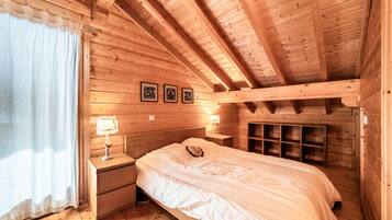 6 Schlafzimmer, Bügeleisen/Bügelbrett, kostenloses WLAN