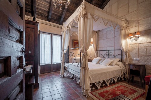 Country House 'El Desvan Del Brigante' with Balcony, Wi-Fi and Air Conditioning