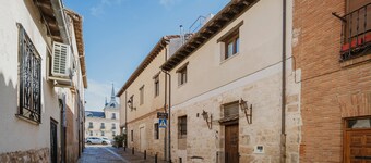Country House 'El Desvan Del Brigante' with Balcony, Wi-Fi and Air Conditioning