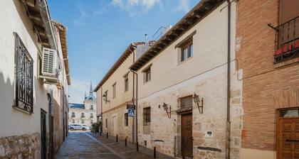 Country House 'El Desvan Del Brigante' with Balcony, Wi-Fi and Air Conditioning