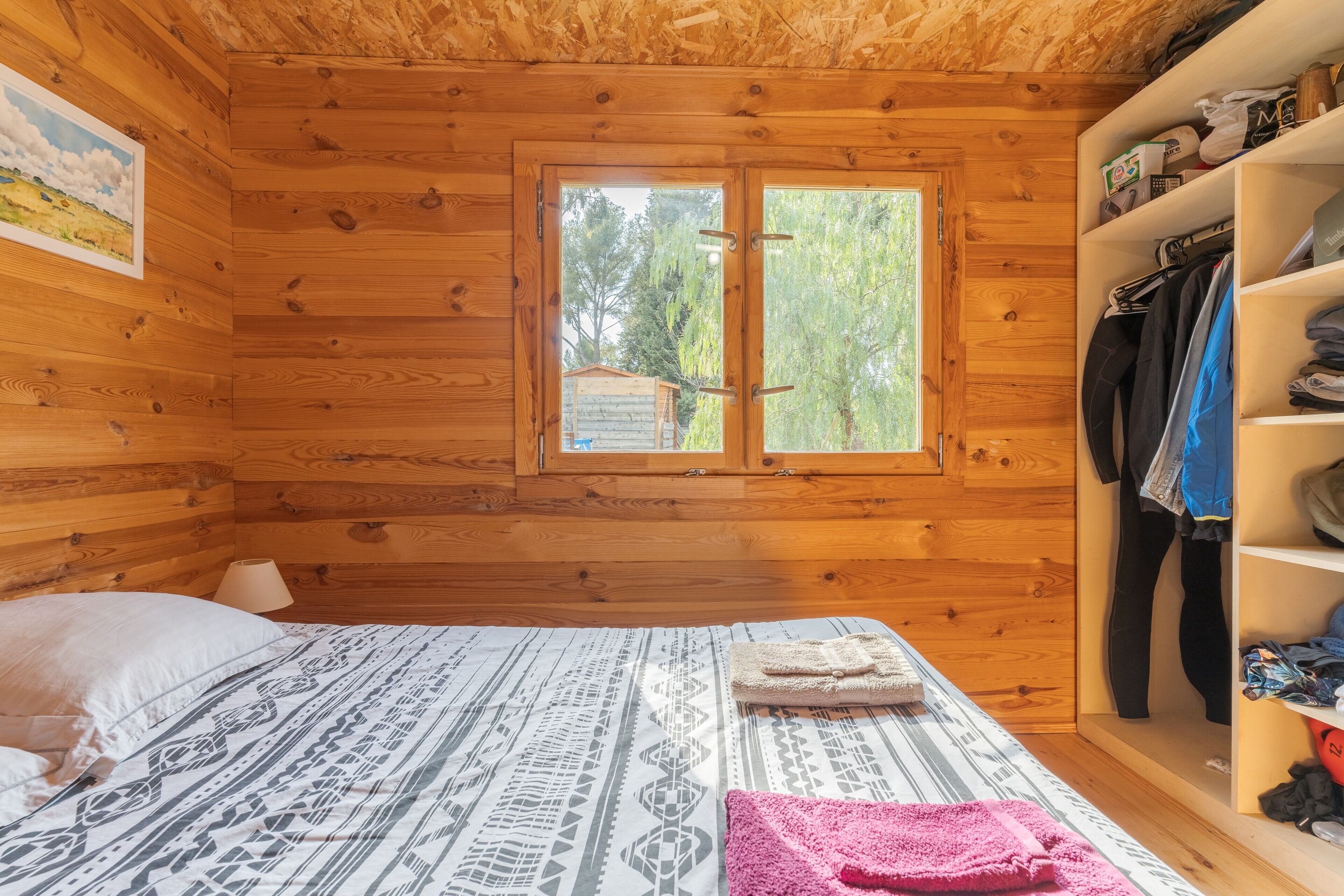 2 slaapkamers, een strijkplank/strijkijzer, gratis wifi, beddengoed