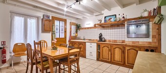 Apartment 'Au 81 - Maison De Ville À Louer' with Wi-Fi