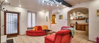 Apartment 'Au 81 - Maison De Ville À Louer' with Wi-Fi