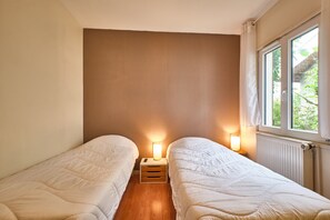 3 bedrooms, iron/ironing board, free WiFi, bed sheets