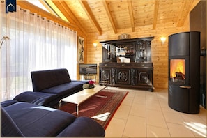 TV, fireplace, stereo