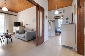 Télévision, cheminée