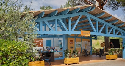 Mobile Home 'Le 154 Aux Iscles' with Shared Pool, Private Terrace and Air Conditioning