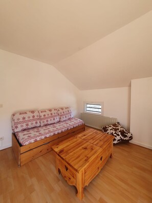 Interior - Apartment 'Aime La Plagne' with Mountain View, Balcony and Wi-Fi (Aime-la-Plagne)