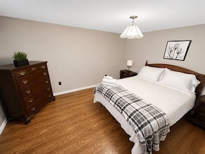 2 bedrooms, desk, iron/ironing board, travel crib