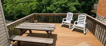 COZY URBAN BUNGALOW-Near PIT Airport, Stadiums, Parks & Museums! Pet Friendly!