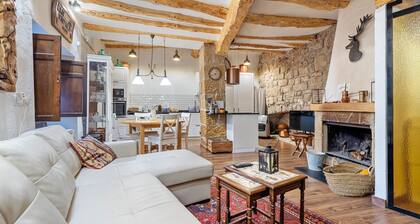 Apartment 'Can Vinyals 1979' with Balcony and Wi-Fi