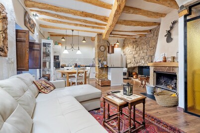 Apartment 'Can Vinyals 1979' with Balcony and Wi-Fi