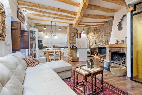 Apartment 'Can Vinyals 1979' with Balcony and Wi-Fi