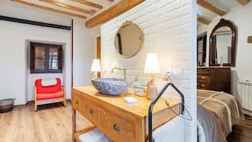 1 sovrum, strykjärn/strykbräda, gratis wi-fi och sängkläder